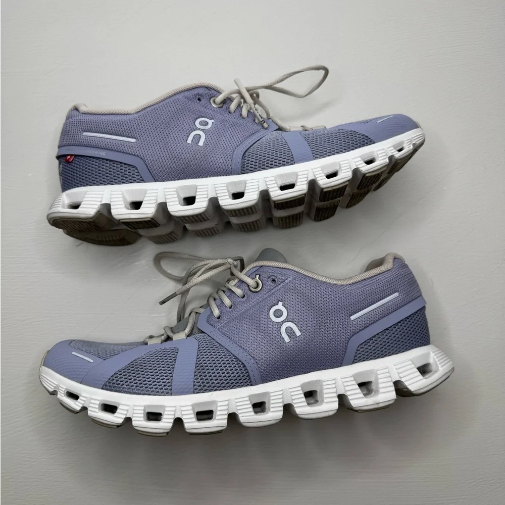 On Cloud Women's Athletic Shoes in Purple and White - Picture 1 of 7